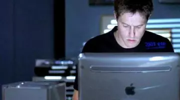 L'Apple Power Mac G4 Cube de Will (Hugh Grant) dans Pour un garçon
