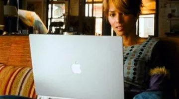 The Apple Powerbook G4 Catwoman (Hale Berry) in Catwoman