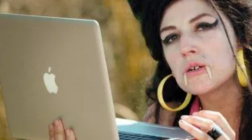 The Apple Macbook Air"Amy Winehouse" in Disaster Movie
