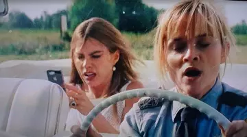 The iphone Cooper (Reese Whiterspoon) in Hot pursuit