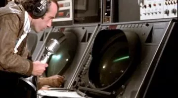 The IBM AN/FSQ-7 as seen in Y a-t-he a pilot in the plane ?