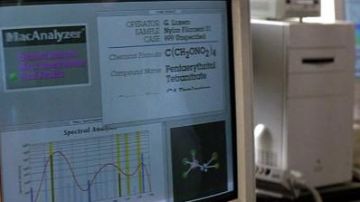 The Apple Macintosh Quadra 800 to Pete in the Drop Zone