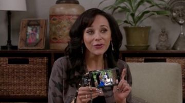 The mobile phone iphone 7 plus, as seen in Black-ish