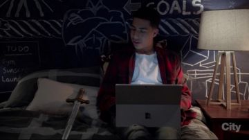 The touch pad of Andre Johnson (Marcus Scribner) in Black-ish