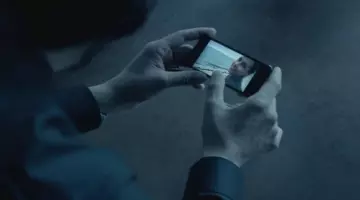 Le smartphone noir utilisé par John Wick (Keanu Reeves) dans le film John Wick