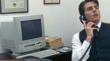 Apple computer Power Macintosh 5000 Bill Harford (Tom Cruise) in Eyes Wide Shut