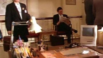 The Apple Macintosh SE computer which appears in the police station in the film Indiscretion assured