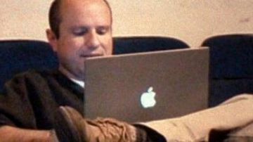 The Apple Powerbook G4 Arty in Full Frontal