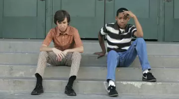 Les sneakers Nike noires de Chris (Tyler James Williams) dans Tout le monde déteste Chris