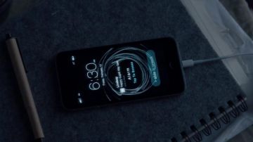 The iPhone 6 Samantha Kingston (Zoey Deutch) in "Before I fall"