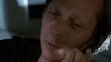 The telephone of Alexander Mahone (William Fichtner) in Prison Break S04E01