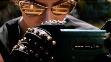 The sunglasses of Svetlana Khodchenkova in The Wolverine