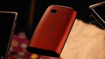 The Nokia 500 Thomas Kretschmann in Plastic