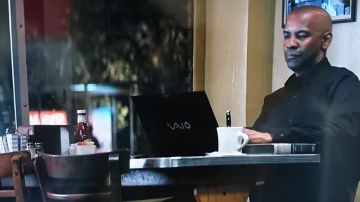 The laptop Vaio of Robert McCall (Denzel Washington) in Equalizer