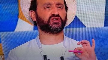 Le handspinner rose de Cyril Hanouna dans #TPMP Du 29/05/2017