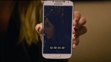 The Samsung smartphone of Veronica Mars (Kristen Bell) in Veronica Mars