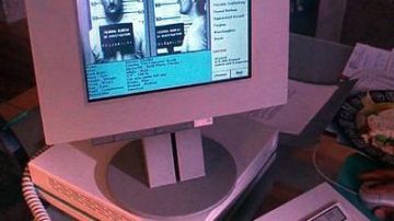 The computer IBM PS/2E Mike lowrey's (Will Smith) in Bad Boys