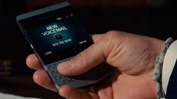 The Blackberry smartphone Porsche Design Hank Palmer (Robert Downey, Jr.) in The judge