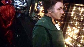 The IBM AN/FSQ-7 in the mother ship Cylon in Battlestar Galactica S01