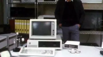 The IBM PC of MacLeod in Bergerac S05E02
