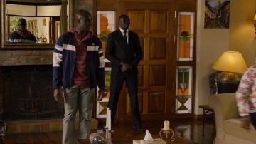 La veste Fila vintage de Van Damn / Capheus (Toby Onwumere) dans Sense8 S02E07