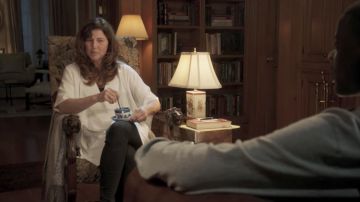 The poncho white Vince Missy Armitage (Catherine Keener) in Get out