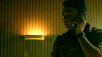The smartphonede Oliver (Frederick Koehler) in The Expert Cyber S02E04