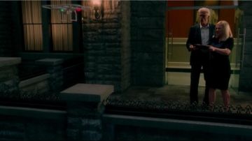 The drone of D. B. Russell (Ted Danson) in The expert Cyber S02E01