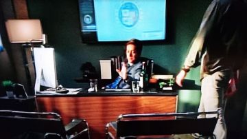 The desktop computer of Cpt. Brooks Avery (Kevin Rahm) in lethal weapon