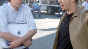 The Apple Clamshell iBook G3 seen in Wicked Liar