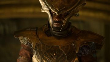 The helmet Heimdall (Idris Elba) in Thor : the Dark World, The