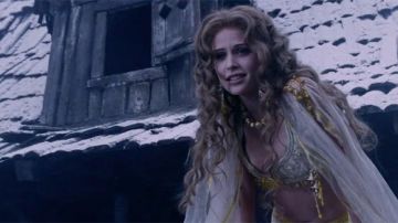 The costume Marishka (Josie Maran) in Van Helsing