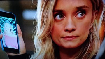 The smartphone Apple of Heather Land in Rush Hour