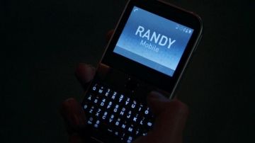 The smartphone Tasha Zapata (Audrey Esparza) in Blindspot S01E04