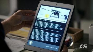 The touch pad iPad of Al Burns (Dylan Walsh) in Unforgettable S04E13