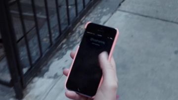 The Apple of Hannah Horvath (Lena Dunham) in Girls S06E09