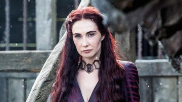 Le collier de Mélisandre (Carine Van Houten) dans Juego de Tronos