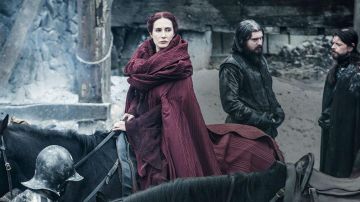Le costume rouge de Melisandre (Carice van Houten) dans Juego de Tronos
