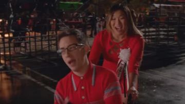 El vestido rojo de Tina Cohen-Chang (Jenna Ushkowitz) en Glee S06E02