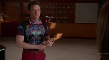 The t-shirt death's head, Kurt Hummel (Chris Colfer) in Glee S06E02