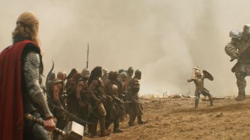 The hammer Mjöllnir of Thor (Chris Hemsworth) in Thor : the dark world, The