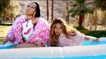 Le maillot de bain de Nicki Minaj dans le clip de Feeling Myself