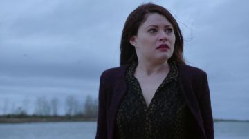 La blouse florale de Belle French (Émilie de Ravin) dans Once Upon a Time S02E11