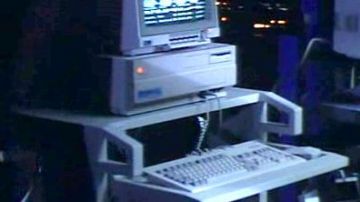 Le Commodore Amiga 2000 de Vater Blinker (Heiner Lauterbach) dans Bodo - Eine ganz normale Familie