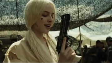 El arma de Harley Quinn (Margot Robbie) en Suicide Squad