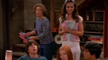 The mini american flag seen in That 70's Show S01E03