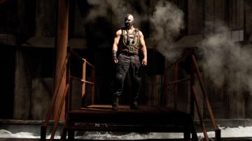 Veste portée par Bane (Tom Hardy) dans The Dark Knight Rises