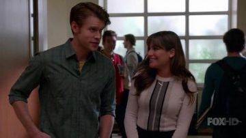 Le pull de Ra­chel Berry (Lea Mi­chele) dans Glee S06E06
