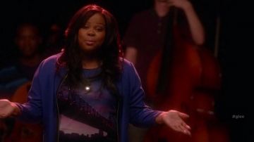 Le t-shirt photo impression pont de Mer­cedes Jones (Am­ber Ri­ley) dans Glee S06E06