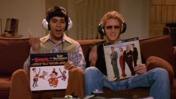 The vinyl lp 'S Awful Nice Ray Conniff and His Orchestra saw on That 70's Show-S01E08